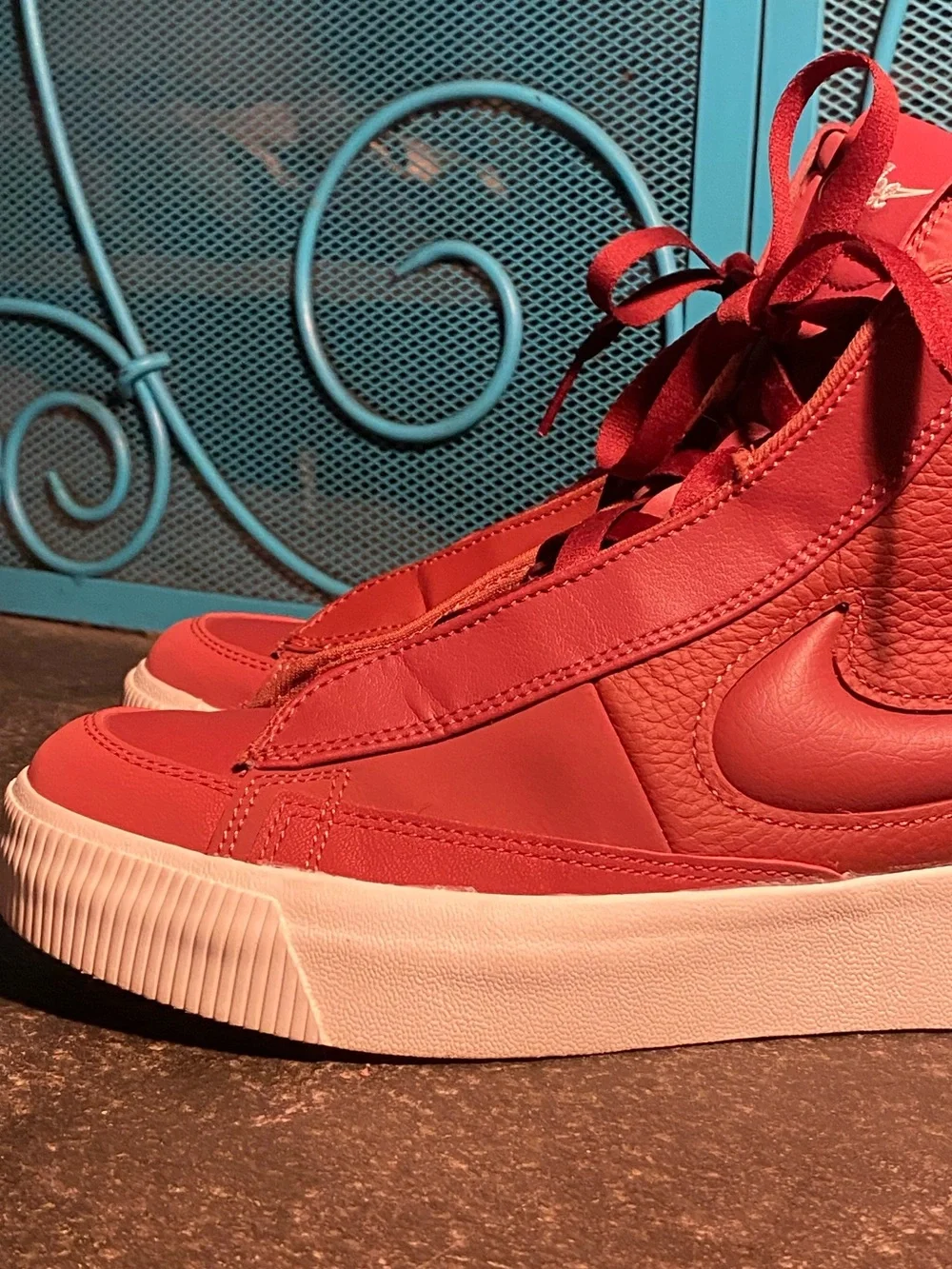 Adorable NWOT NIKE UK high top sneakers,terracotta leather,thick white sole, 8